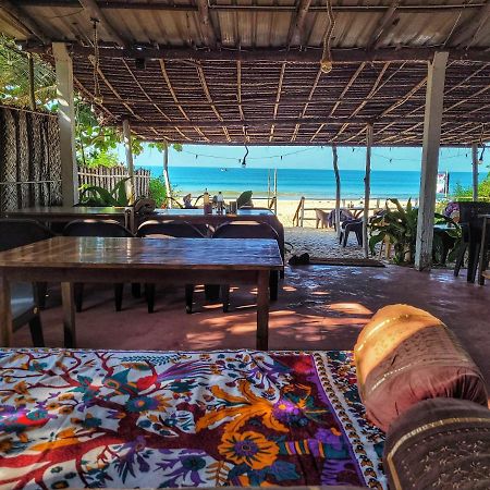 Surya Beach Cafe And Stay Gokarna  Exterior photo