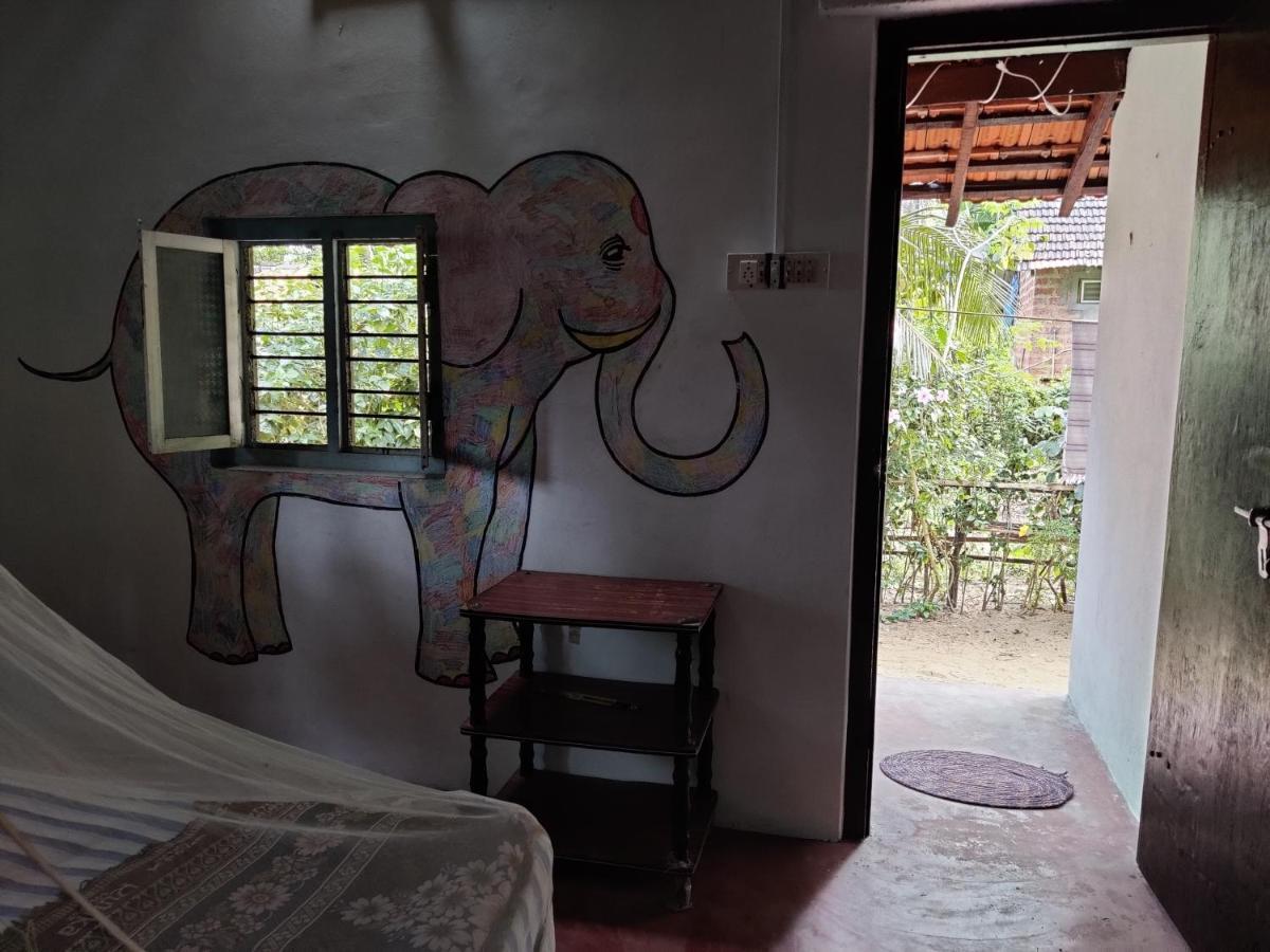 Surya Beach Cafe And Stay Gokarna  Exterior photo